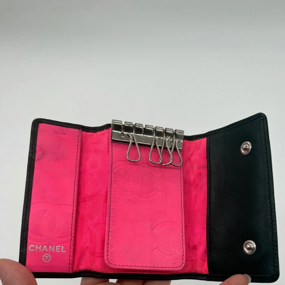 Authentic Chanel key ring holder - image 5